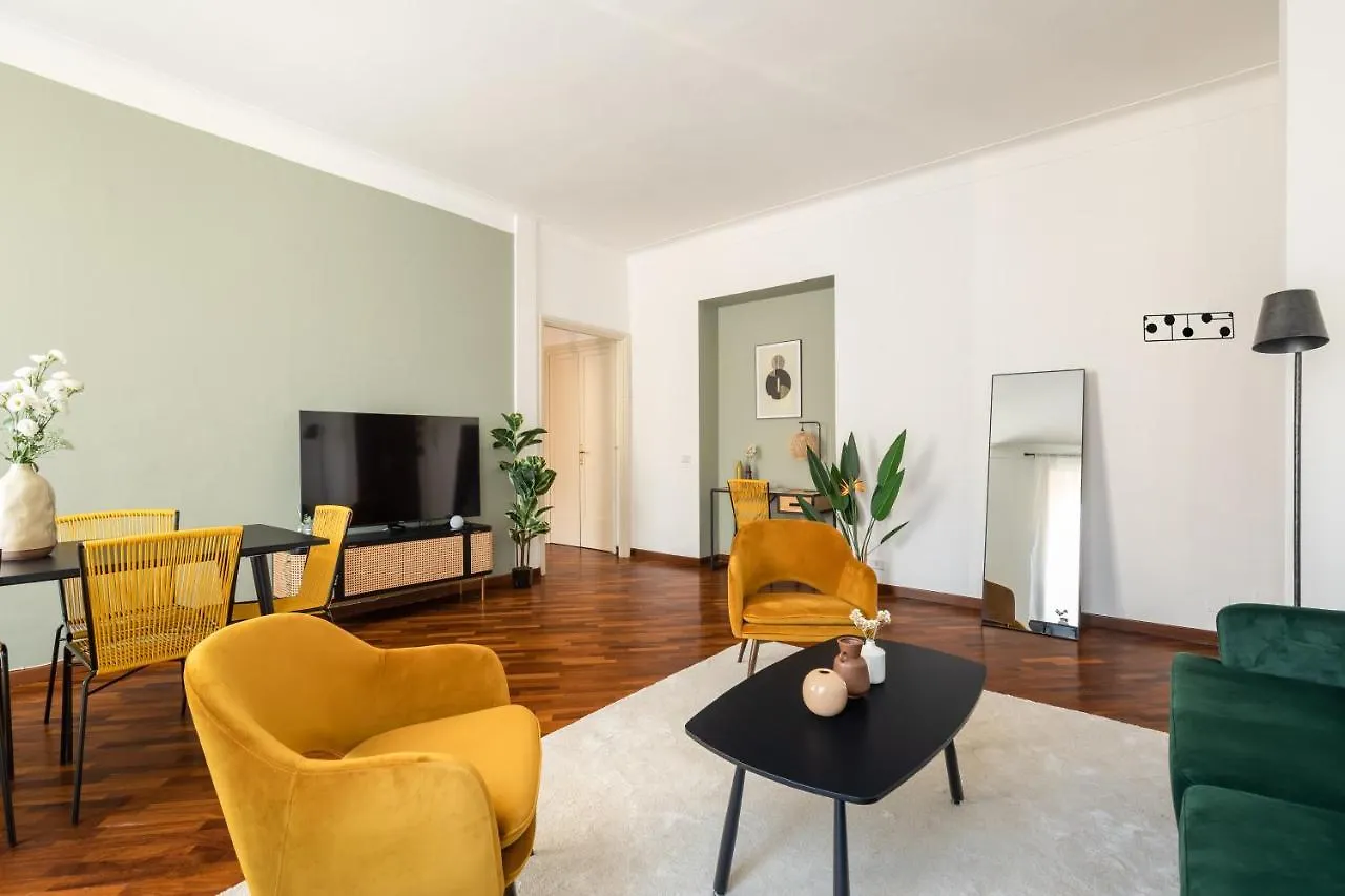 Prestigious Apartment At The Vatican Rome Italy